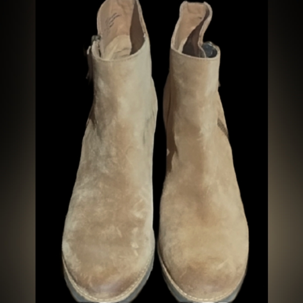 #0110 Tan Suede Ankle Boots
